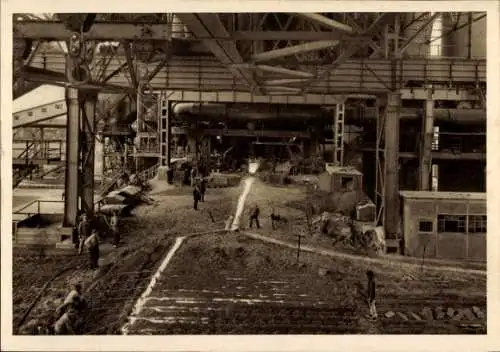 Ak Essen Borbeck, Friedr. Krupp, Hochofenwerk, Abstich eines Hochofens