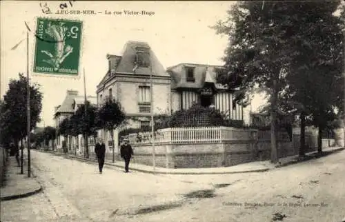Ak Luc sur Mer Calvados, La Rue Victor Hugo