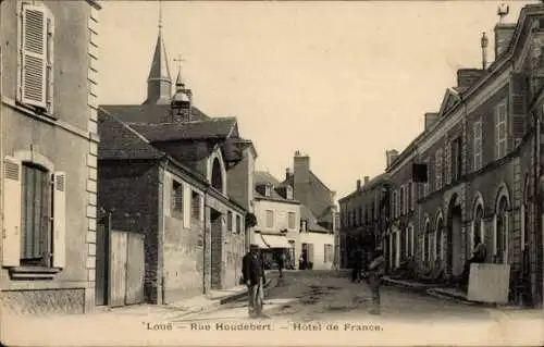 Ak Loué Sarthe, Rue Houdebert, Hotel de France