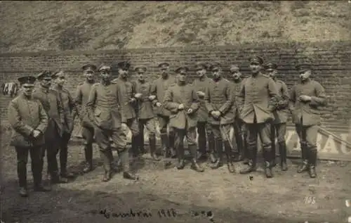 Foto Ak Cambrai Nord, Offiziere, Gruppenfoto 1917