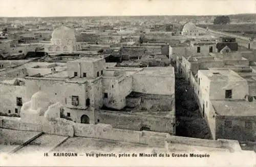 Ak Kairouan Tunesien, Gesamtansicht, aufgenommen vom Minarett der Großen Moschee