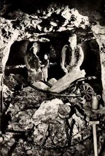 Ak Walldorf an der Werra Meiningen Thüringen, Sandsteinhöhle, Sandmacherfamilie