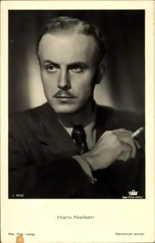 Ak Schauspieler Hans Nielsen, Portrait, Zigarette