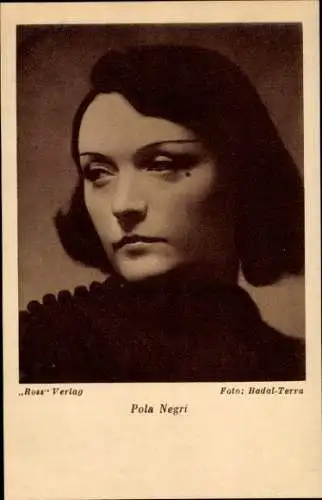 Ak Schauspielerin Pola Negri, Portrait