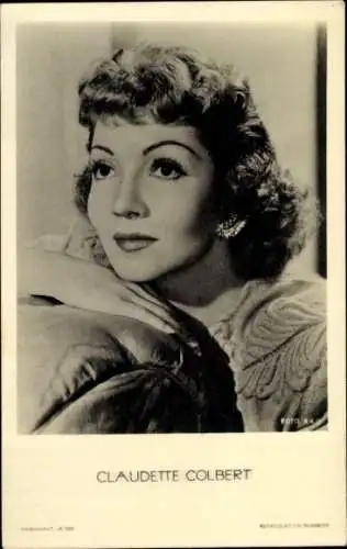 Ak Schauspielerin Claudette Colbert, Portrait