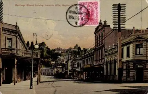 Ak Napier Neuseeland, Hastings Street mit Blick auf die Hügel