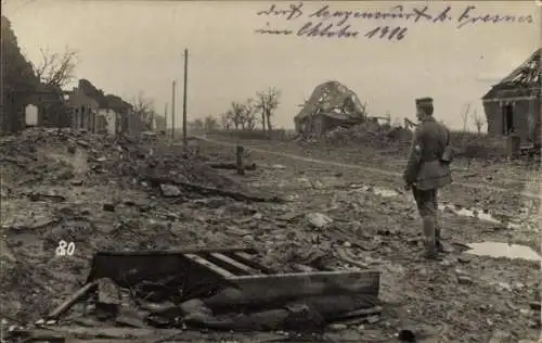 Foto Ak Fresnes Mazancourt Somme, Kriegszerstörungen 1. WK