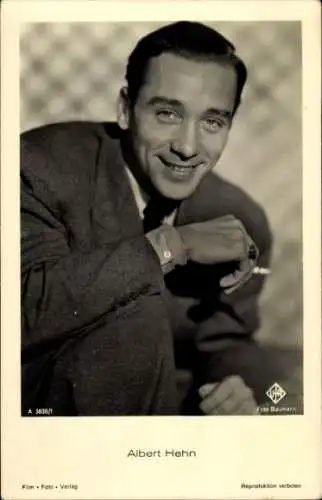 Ak Schauspieler Albert Hehn, Portrait, Zigarette, UFA Film