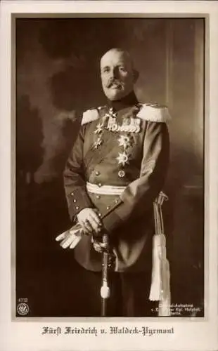 Ak Fürst Friedrich von Waldeck Pyrmont, Portrait, Uniform, Orden