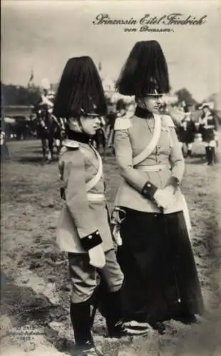 Ak Prinzessin Eitel Friedrich von Preußen, Sophie Charlotte von Oldenburg, Portrait in Uniform