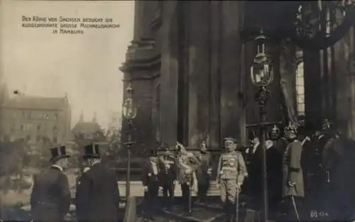 Ak König Friedrich August III. von Sachsen besucht die ausgebrannte Michaeliskirche in Hamburg