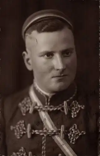 Studentika Foto Ak Student mit Schmiss an der Schläfe