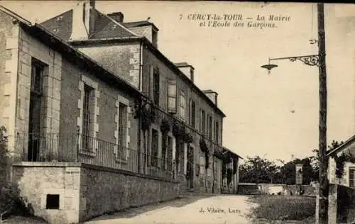 Ak Cercy la Tour Nièvre, La Mairie, Ecole des Garcons