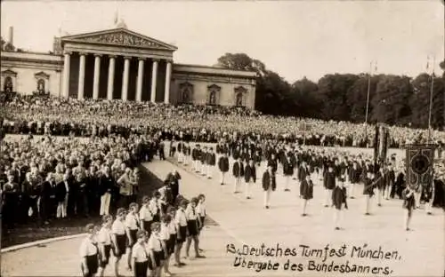 Foto Ak München, 13. Deutsches Turnfest, Übergabe des Bundesbanners