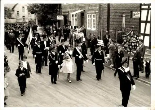 Foto Ak Hallenberg im Sauerland, Schützenfest 1964, Festzug