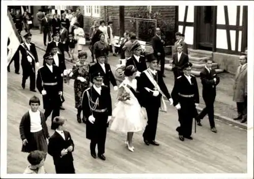 Foto Ak Hallenberg im Sauerland, Schützenfest, Festzug