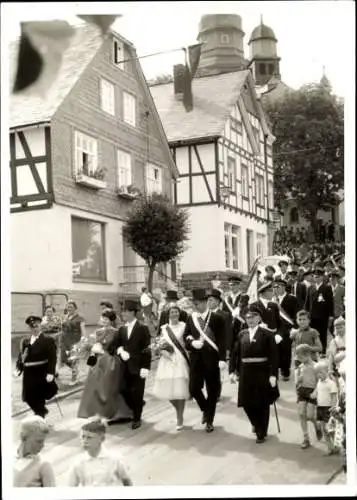 Foto Ak Hallenberg im Sauerland, Schützenfest 1964, Festzug