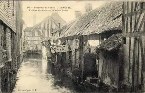 Ak Darnétal Seine-Maritime, Alte Häuser am Wasser von Robec