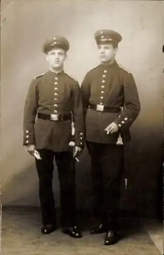 Foto Ak Flensburg in Schleswig Holstein, Deutsche Soldaten in Uniformen, Res. Inf. Rgt. 86