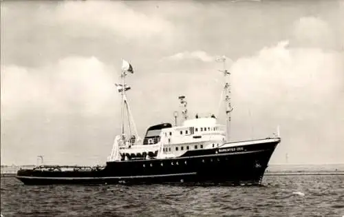 Ak Schleppschiff M.T. Barentsz Zee bei voller Fahrt, L. Smit & Co.