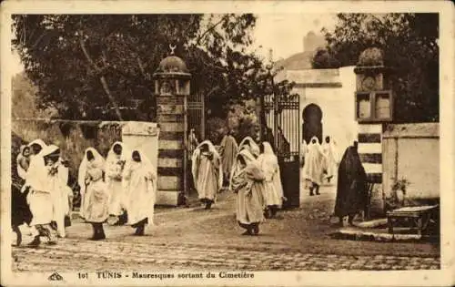 Ak Karthago Tunis Tunesien, Mauren vor dem Friedhof