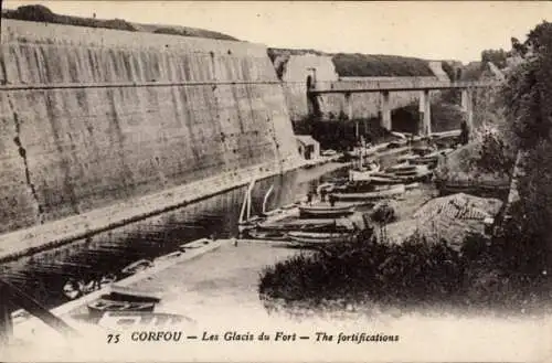 Ak Corfou Korfu Griechenland, Les Glacis du Fort