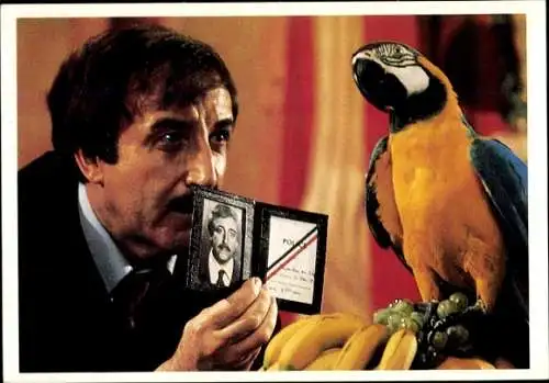 Ak Schauspieler Peter Sellers und Papagei Ara