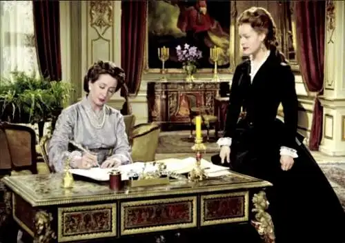 Ak Schauspielerin Romy Schneider, Filmszene Sissy, Schreibtisch