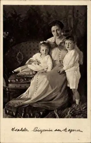 Ak Isabelle Prinzessin von Bayern mit Kindern, Portrait