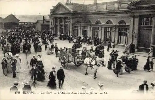 Ak Dieppe Seine-Maritime, Bahnhof, Ankunft eines Vergnügungszuges