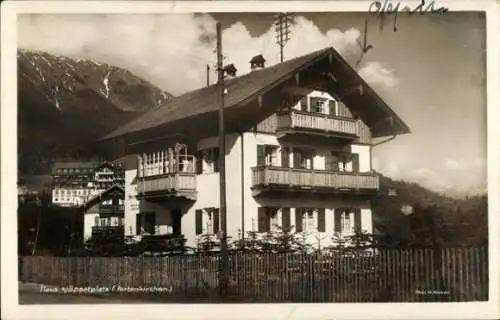 Ak Garmisch Partenkirchen in Oberbayern, Haus am Sportplatz