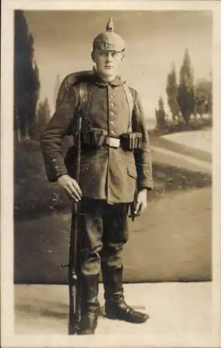 Foto Ak Mainz, Deutscher Soldat in Uniform, Portrait, Sturmsoldat