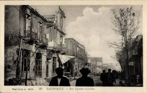 Ak Thessaloniki Griechenland, Egnatia-Straße niedergebrannt