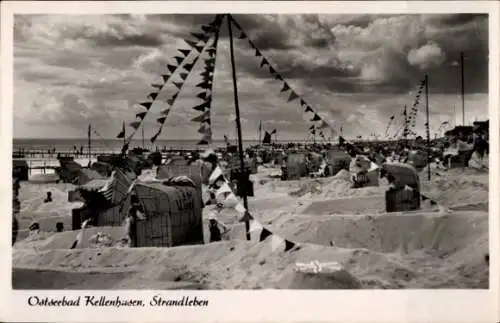 Ak Ostseebad Kellenhusen in Holstein, Strand, Wimpelketten, Strandkörbe