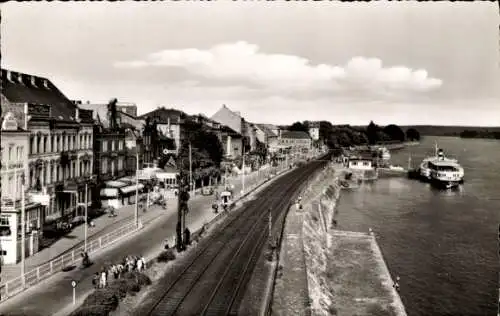 Ak Rüdesheim am Rhein, Rheinpromenade, Anleger, Schiff