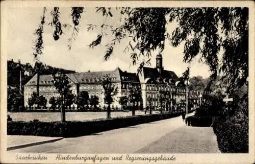 Ak Saarbrücken im Saarland, Hindenburganlagen, Landgericht, Regierungsgebäude