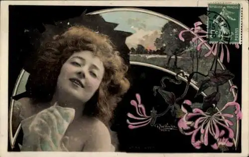 Ak Frau mit hellen Haaren, Blumen, Portrait