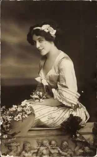 Ak Opernsängerin und Schauspielerin Geraldine Farrar, Portrait