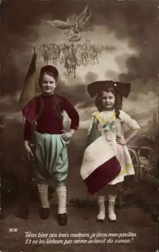 Ak Mädchen in Elsässer Volkstracht, Junge in Uniform