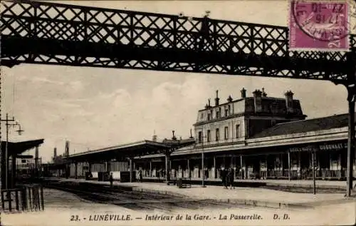 Ak Luneville Meurthe et Moselle, Bahnhof, Gleisansicht, Passerelle
