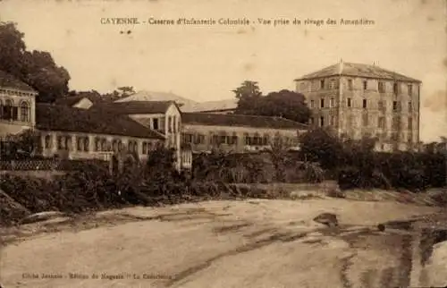 Ak Cayenne Französisch-Guayana, Kolonialinfanteriekaserne