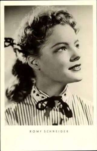 Ak Schauspielerin Romy Schneider, Portrait