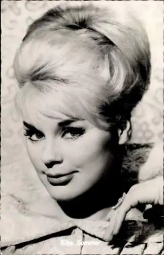 Ak Schauspielerin Elke Sommer, Portrait