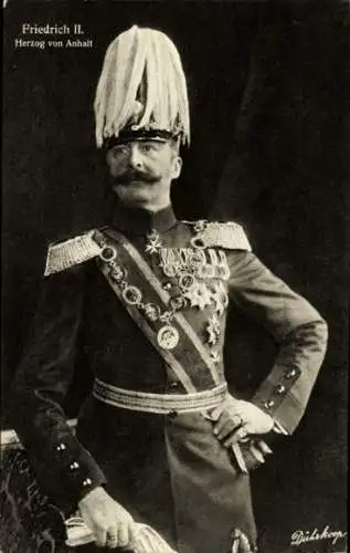 Ak Herzog Friedrich II. von Anhalt, Portrait in Uniform