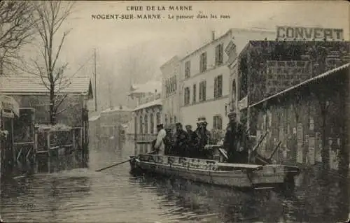 Ak Nogent-sur-Marne Val de Marne, Überschwemmung der Marne, Der Fährmann in den Straßen
