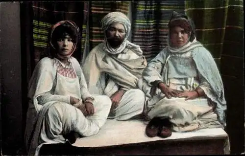 Ak Scenes et Types, Familie