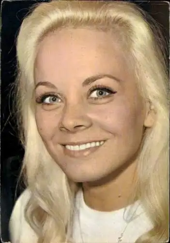 Ak Schauspielerin Isabelle Aubret, Portrait