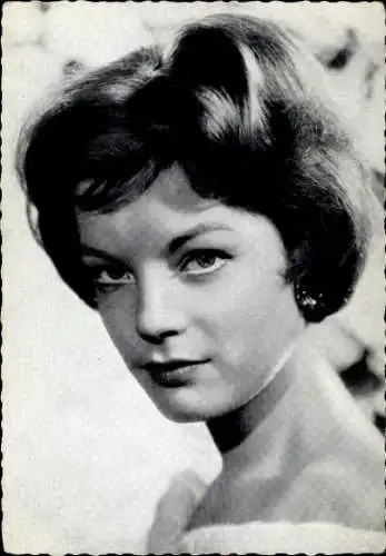 Ak Schauspielerin Romy Schneider, Portrait