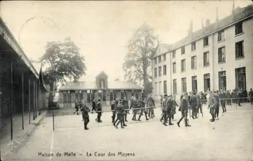 Ak Melle Ostflandern, Maison de Melle, La Cour des Moyens