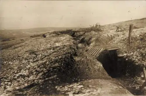 Foto Ak Deutscher Schützengraben, Schlachtfeld von Verdun, Höhe 307
